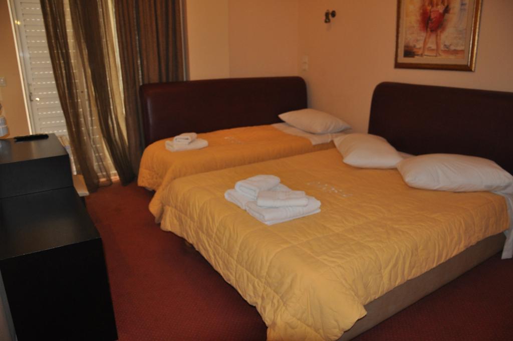 Hotel Drosia Messíni Esterno foto