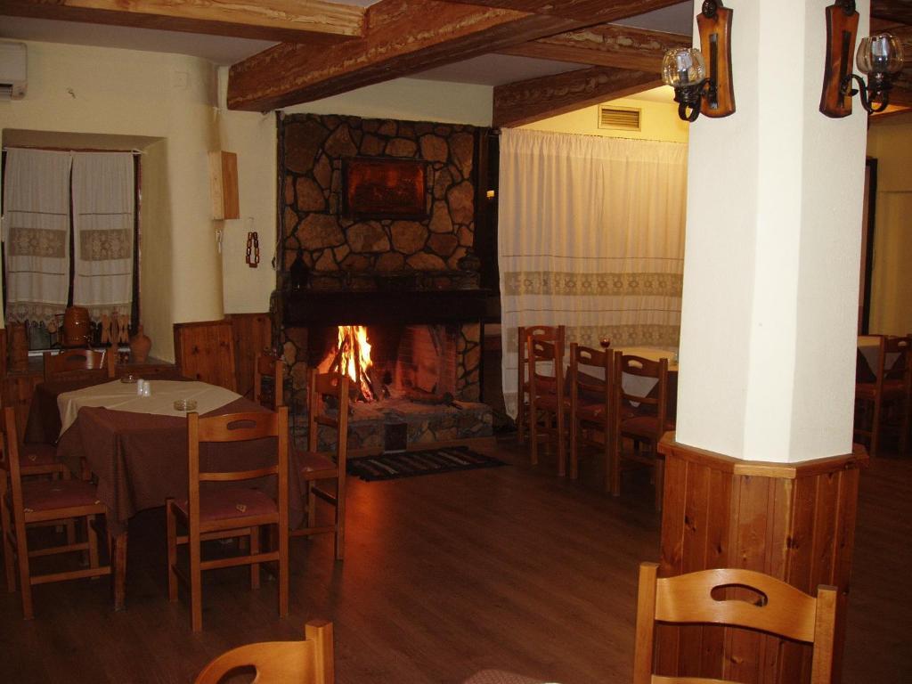 Hotel Drosia Messíni Esterno foto