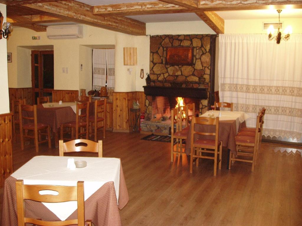 Hotel Drosia Messíni Esterno foto